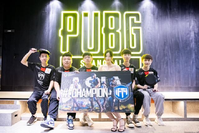 围绕球队文 围绕球队文